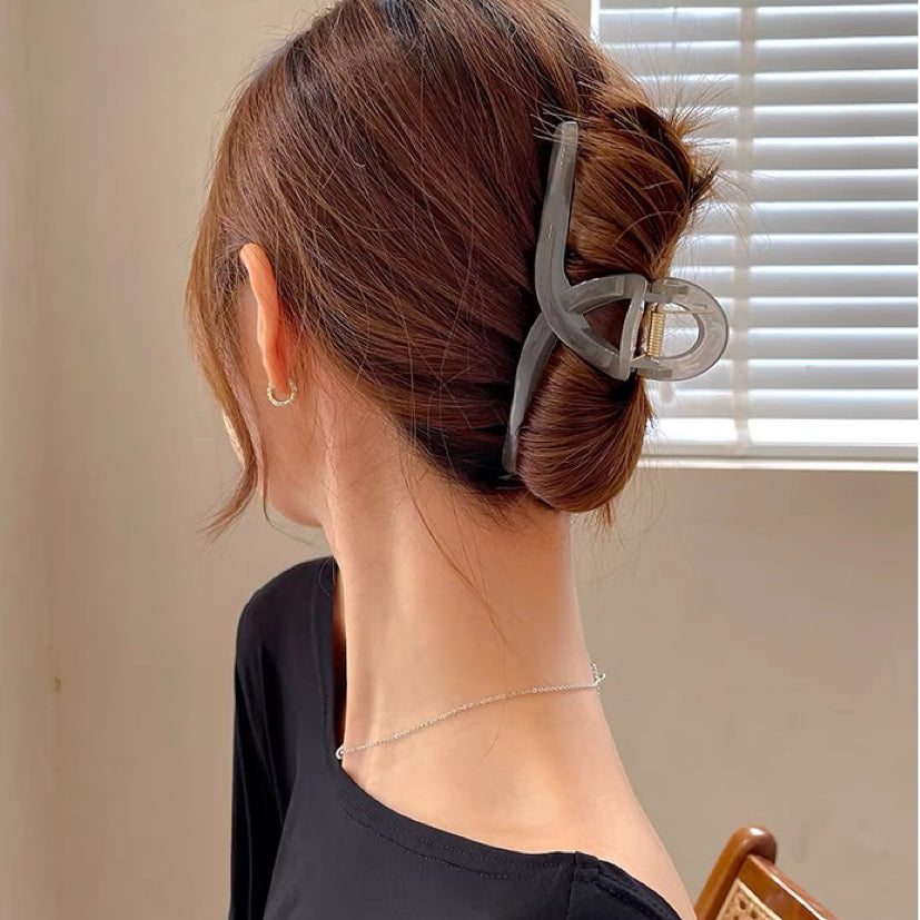 Evadne Hair Claw