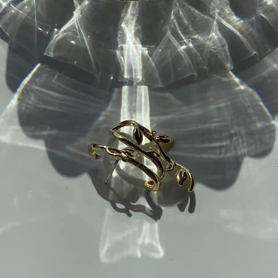 Gold Vines Ear Clip